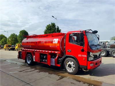 消防隊(duì)專用國六東風(fēng)8噸油罐車